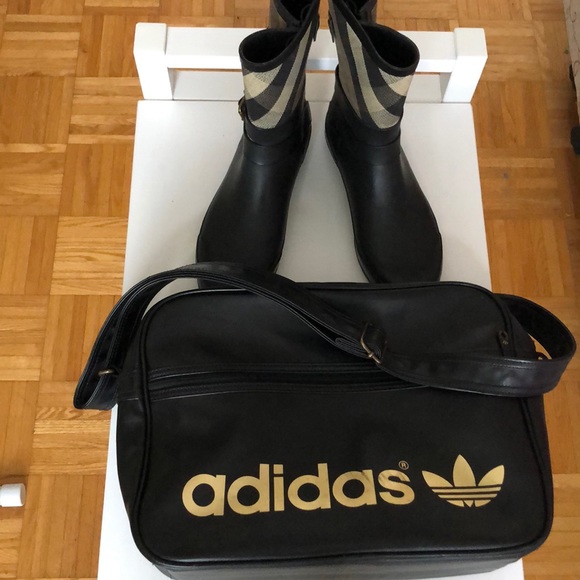adidas Handbags - 🎒Adidas vinyl messenger bag